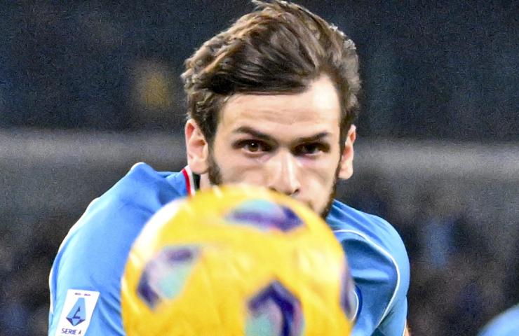 Il PSG offre 100 mln al Napoli per Kvaratskhelia, l'agente conferma